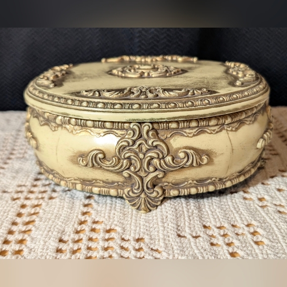 ❄️Vintage Art Deco Resin Jewelry Box/ Keepsake Box, Vanity Dresser Accents - Picture 4 of 8